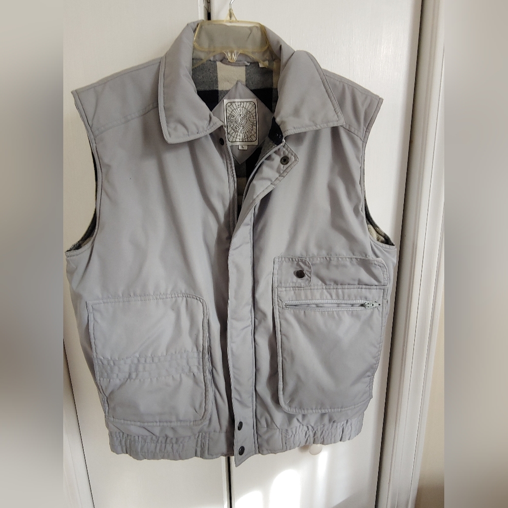 Mens Insulated Vest With Flannel Lining - Size Large